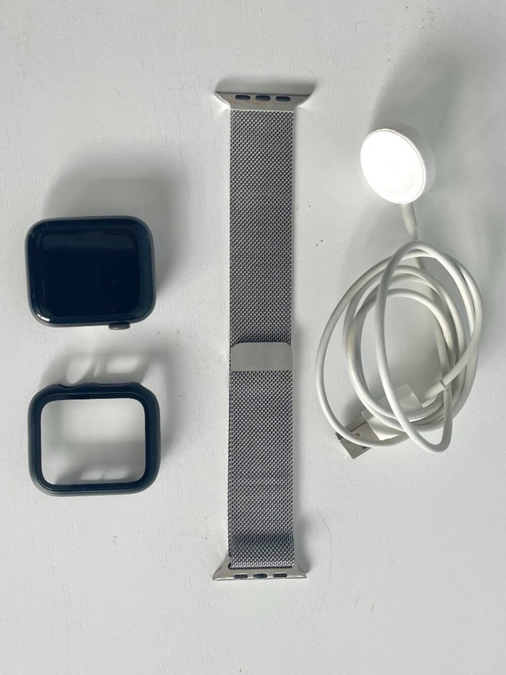Apple watch series 6 (LTE + GPS), Case, Mesh Band, & Charger